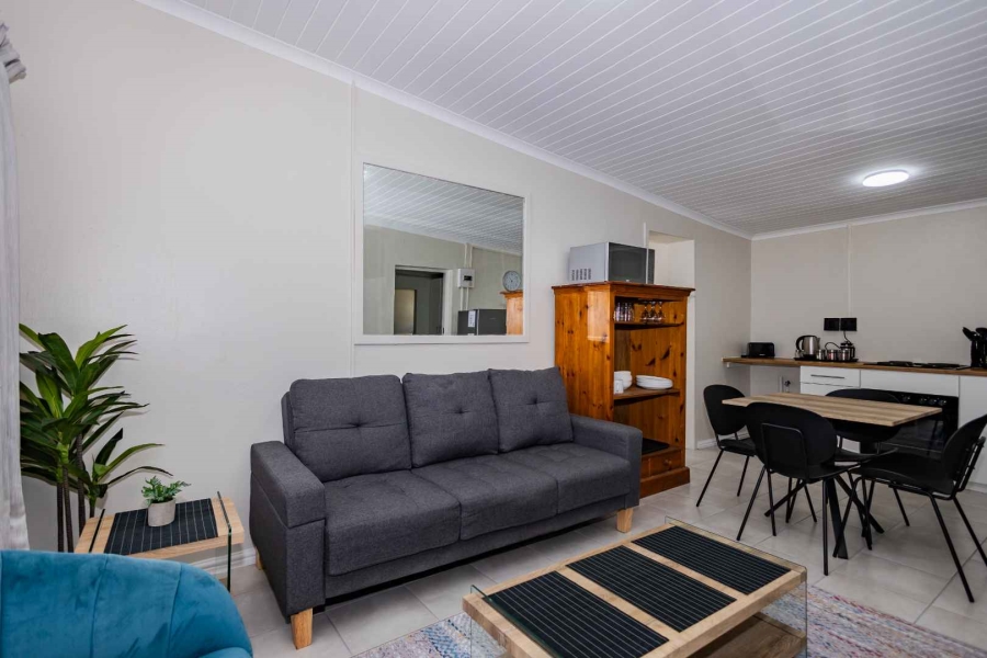 To Let 2 Bedroom Property for Rent in Oakdale Western Cape